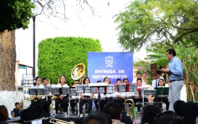ENTREGAN INSTRUMENTOS A ESCUELA DE BANDA DE VIENTO DEL MUNICIPIO