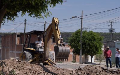 INICIAN LABORES DE PAVIMENTACIÓN EN CALLE SAGITARIO