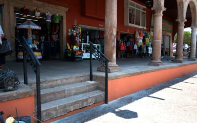 COLOCAN PASAMANOS EN DOS PUNTOS DEL PORTAL ABASOLO