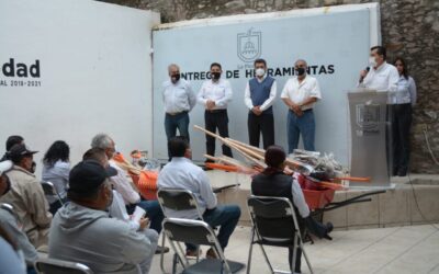 ENTREGAN HERRAMIENTAS DE TRABAJO A EMPLEADOS MUNICIPALES