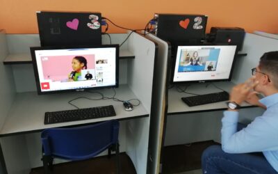 ABREN AL PÚBLICO ÁREA DE COMPUTACIÓN Y TV PARA CLASES