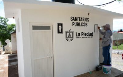 ADECUAN BAÑOS Y CONSTRUYEN BODEGA EN EL PANTEÓN MUNICIPAL