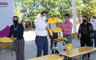IIFEEM Y GOBIERNO MUNICIPAL ENTREGARON MOBILIARIO A DOS ESCUELAS PRIMARIAS