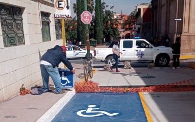 HABILITAN ÁREA DE ESTACIONAMIENTO PARA PERSONAS CON DISCAPACIDAD EN LA CALLE MADERO