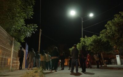 RENUEVAN LUMINARIAS EN EL FRACCIONAMIENTO EL ENSUEÑO