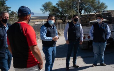 ENTREGA ALCALDE CEMENTO EN LA COMUNIDAD DE JAUJA