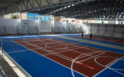 GOBERNADOR INAUGURA LA CANCHA DE USOS MÚLTIPLES EN LA SECUNDARIA No. 20