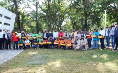 ENTREGA PRESIDENTE SAMUEL HIDALGO EQUIPO DE TRABAJO A EMPLEADOS