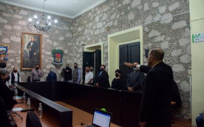 TOMAN PROTESTA NUEVOS TITULARES EN DEPENDENCIAS DE GOBIERNO