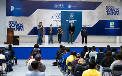 ENTREGA ALCALDE PAGO DE BECAS A UNIVERSITARIOS DEL TEC