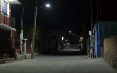 INAUGURAN LUMINARIAS EN COMUNIDAD DE LOS GUAJES