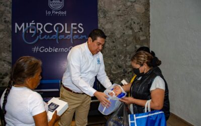 SAMUEL HIDALGO CONTINÚA ENTREGANDO APOYOS A TRAVÉS DEL MIÉRCOLES CIUDADANO