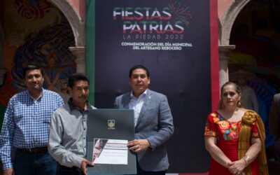 RECONOCEN A ARTESANOS DEL REBOZO