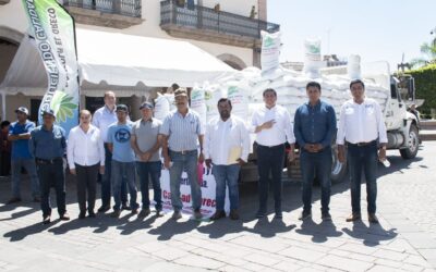 SE FAVORECE AL CAMPO LOCAL CON FERTILIZANTE DE ALTA CALIDAD