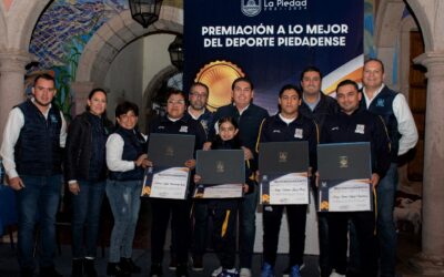 ENTREGAN GALARDÓN A DEPORTISTAS PIEDADENSES DESTACADOS