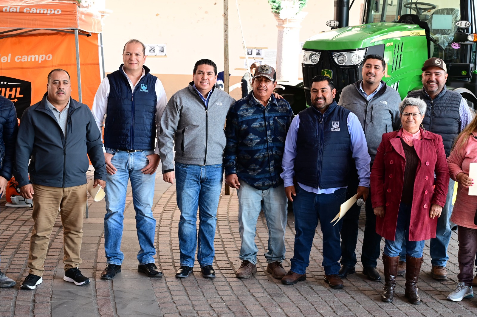 SE FAVORECE AL CAMPO PIEDADENSE CON IMPLEMENTOS