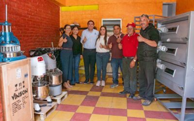 ENTREGA SAMUEL HIDALGO PROYECTOS PRODUCTIVOS A PIEDADENSES