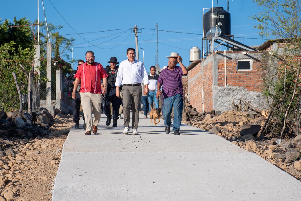 SE INAUGURAN DOS CALLES EN COMUNIDADES DE LA PIEDAD POR MEDIO DEL PROGRAMA CEMENTO