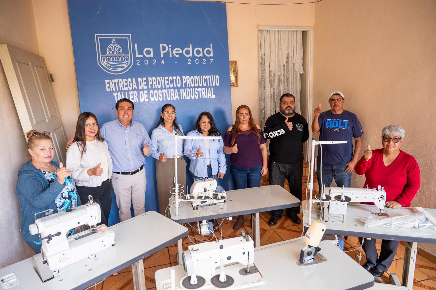 IMPULSA SAMUEL HIDALGO EL DESARROLLO DE EMPRENDEDORES CON ENTREGA DE EQUIPO