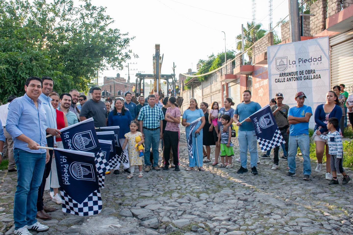 INICIAN TRABAJOS DE MEJORAMIENTO VIAL EN LA COLONIA BANQUETES DE LA PIEDAD