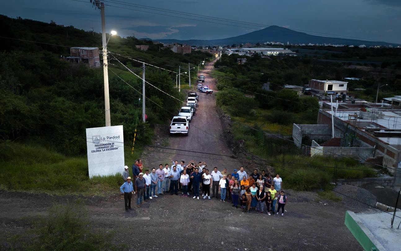SE REHABILITA ALUMBRADO Y CALLES EN LA COLONIA LA ESCONDIDA DE LA PIEDAD